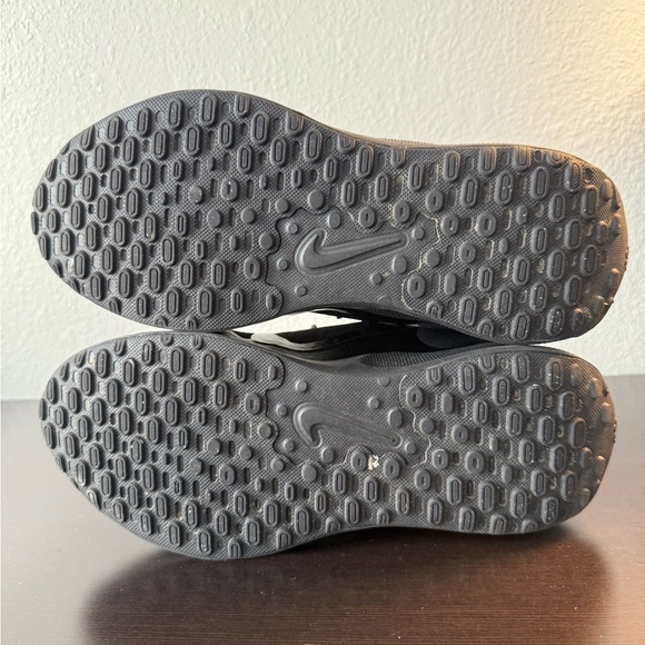 Nike Black Youth Sneakers - Picture 2 of 8